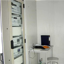 Interior da Estação de Monitorização da Qualidade do Ar de Coimbra/Instituto Geofísico